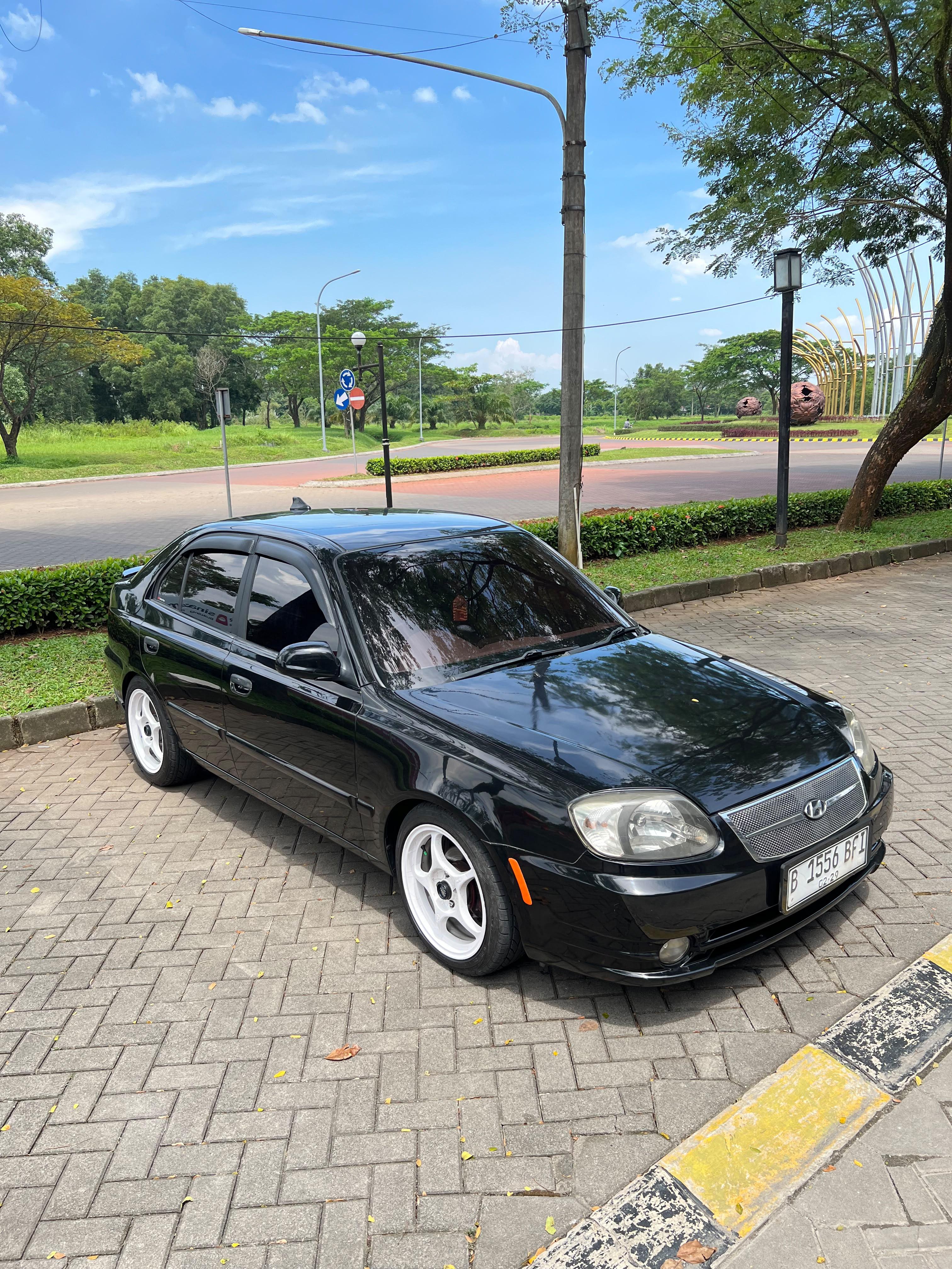 HYUNDAI AVEGA LIFTBACK 2009 — foto 2
