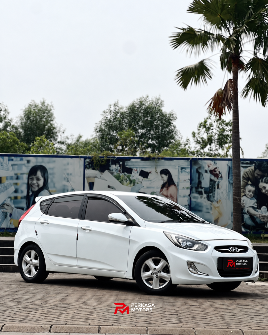 HYUNDAI GRAND AVEGA HATCHBACK 2012 — foto 2