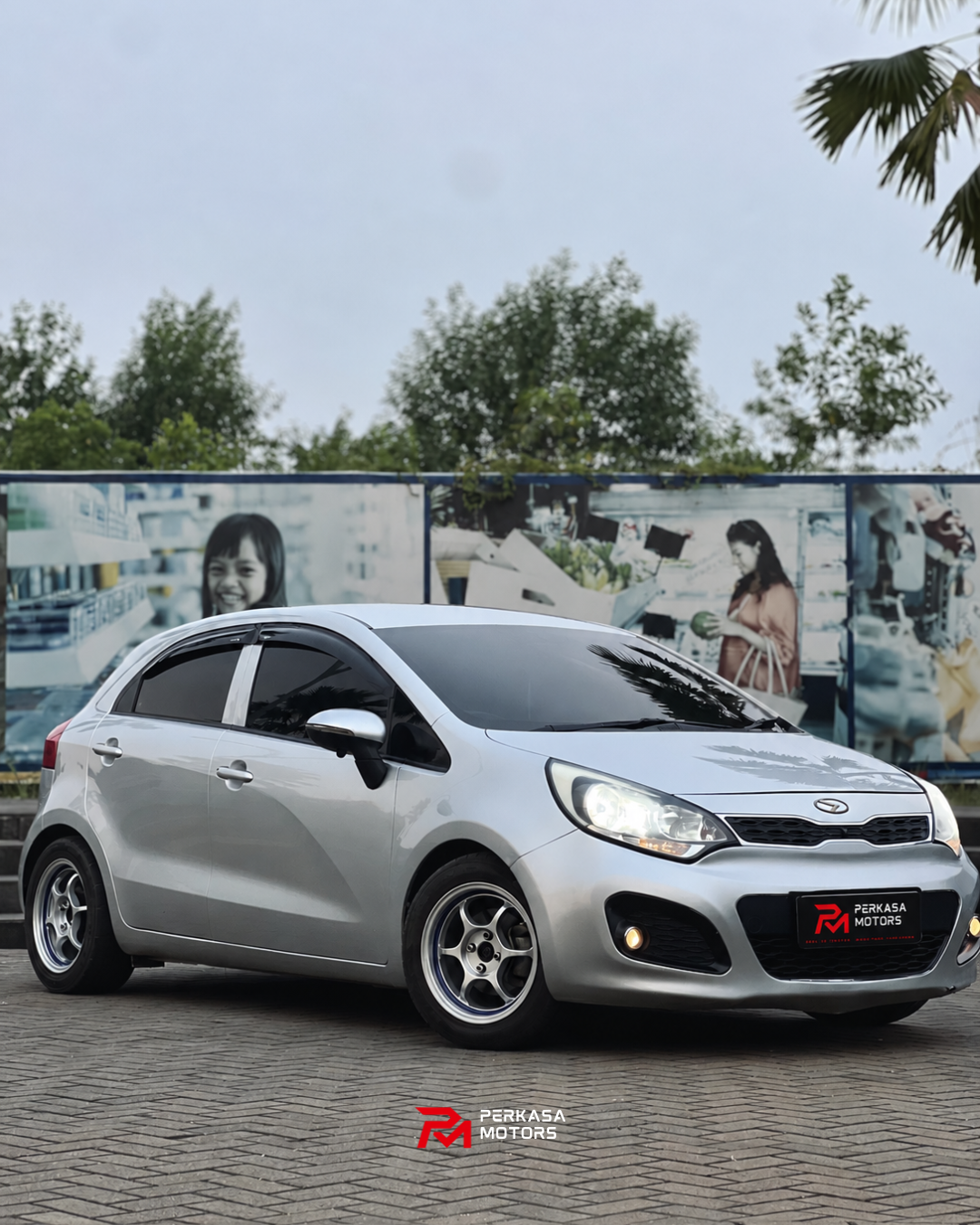 KIA RIO HATCHBACK 2013 — foto 14