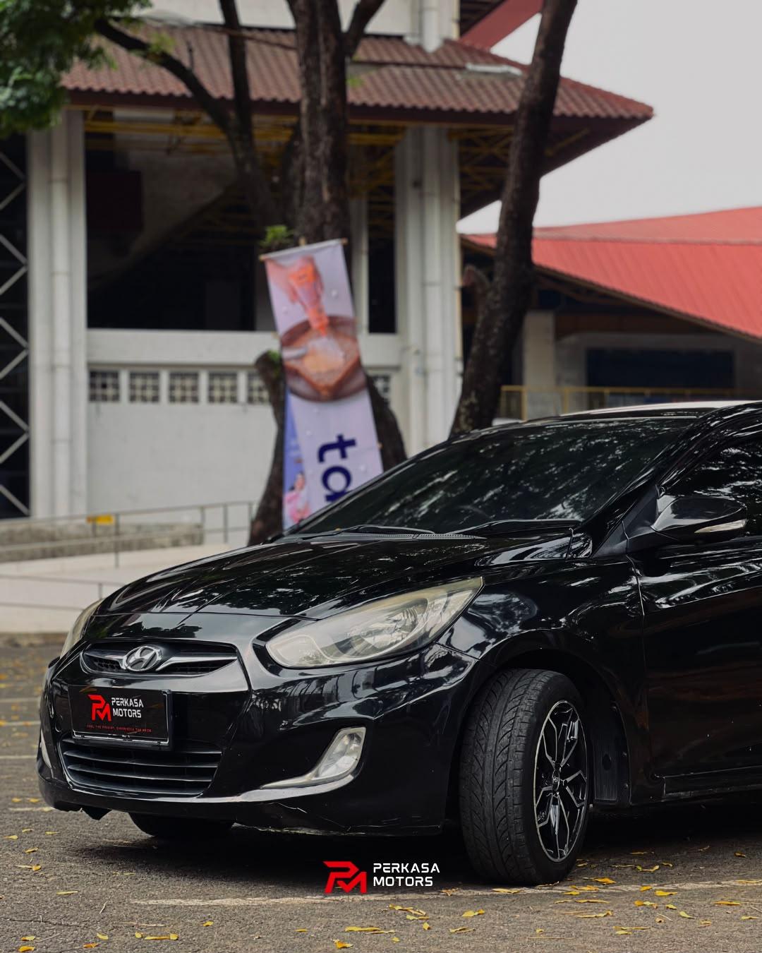 HYUNDAI GRAND AVEGA HATCHBACK 2013 — foto 2